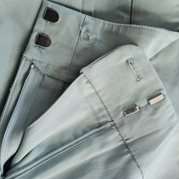 Ann Taylor Curvy Fit Cropped Pants - Size 6 - Picture 3 of 4